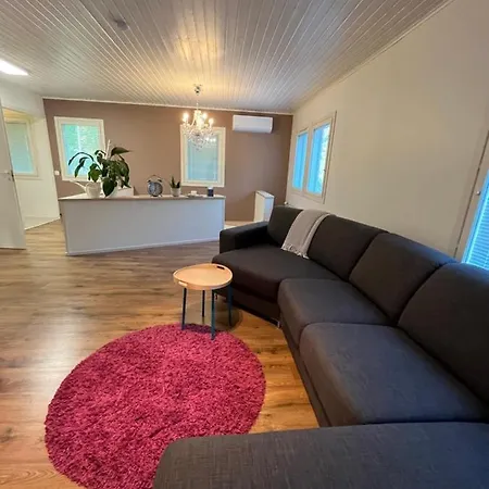 Big Duplex, 15min To Or Naantali Casa de Férias Turku
