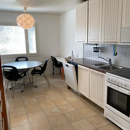 Dom wakacyjny Big Duplex, 15min To Or Naantali Turku